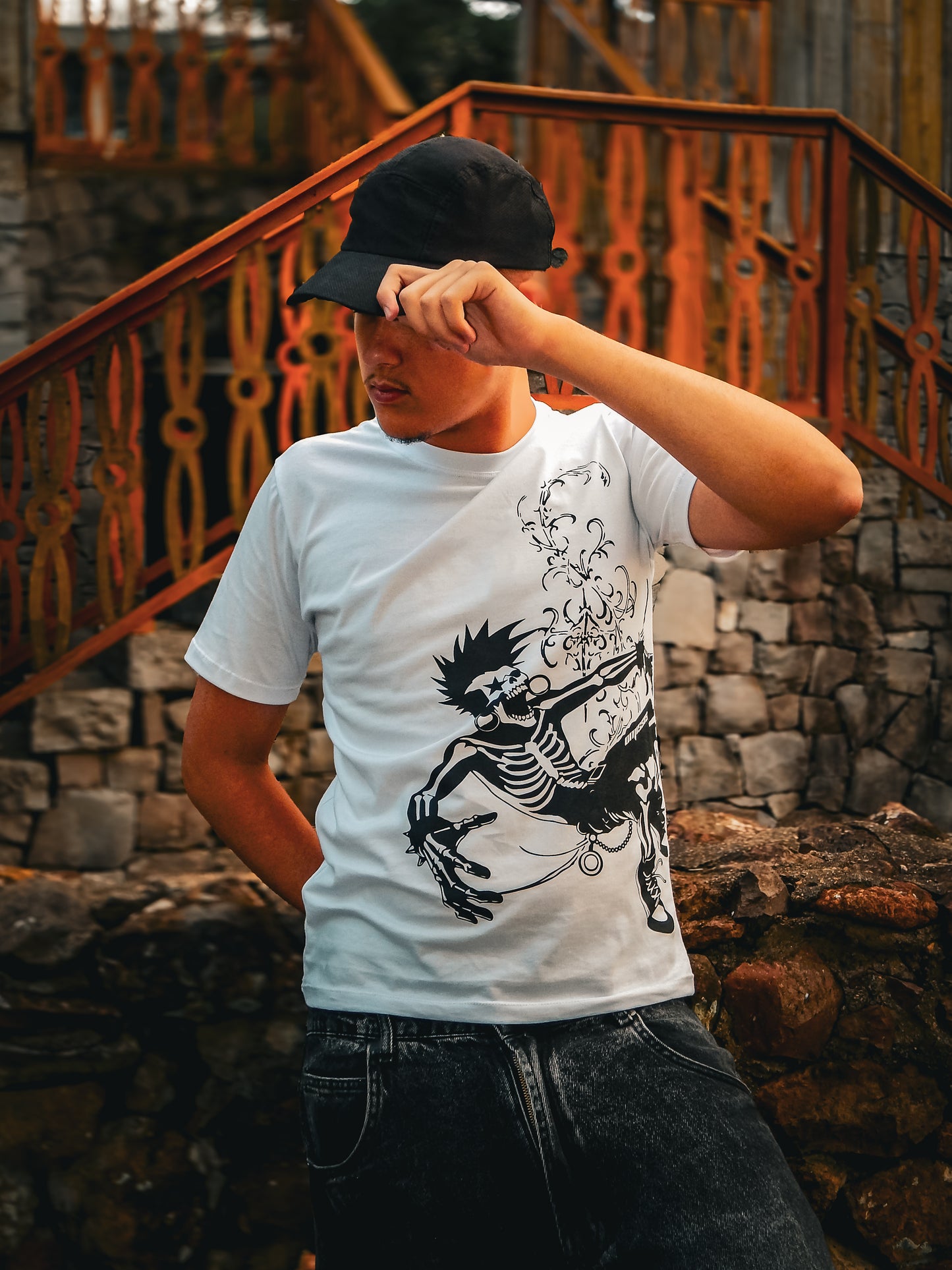 WHITE PUNK SKULL TEE