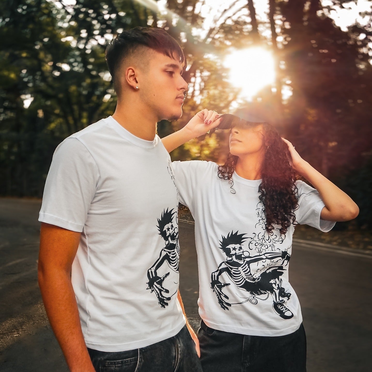 WHITE PUNK SKULL TEE